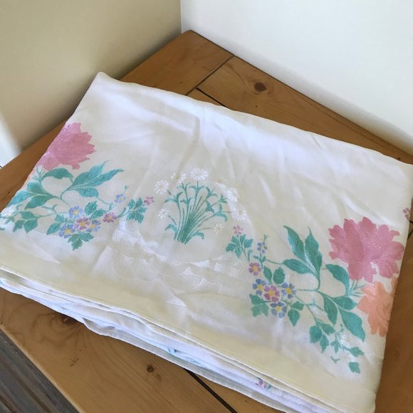 Springtime Floral Off-White Damask Square Tablecloth 52" Daisy & Mums Flowers - Picture 1 of 8